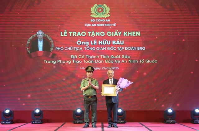 Tập đoàn BRG nhận giấy khen trong phong trào "Toàn dân Bảo vệ An ninh Tổ quốc năm 2024" - Ảnh 1.