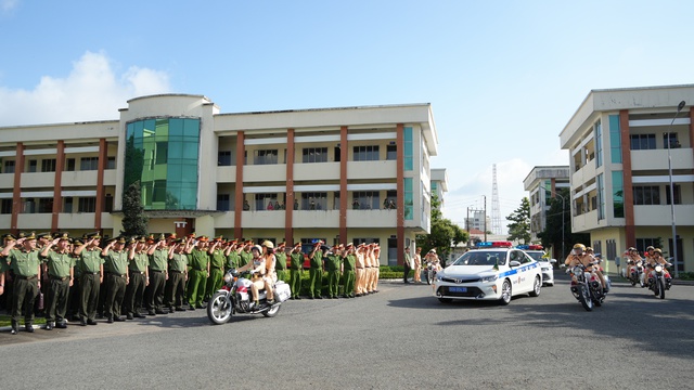 Những hình ảnh tại lễ ra quân trấn áp tội phạm ở Đồng Tháp- Ảnh 7. Những hình ảnh tại lễ ra quân trấn áp tội phạm ở Đồng Tháp- Ảnh 7.