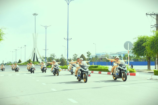 Những hình ảnh tại lễ ra quân trấn áp tội phạm ở Đồng Tháp- Ảnh 10. Những hình ảnh tại lễ ra quân trấn áp tội phạm ở Đồng Tháp- Ảnh 10.