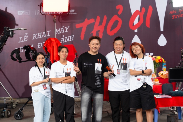 Trấn Thành khai máy phim Tết Bính Ngọ- Ảnh 2. Trấn Thành khai máy phim Tết Bính Ngọ- Ảnh 2.