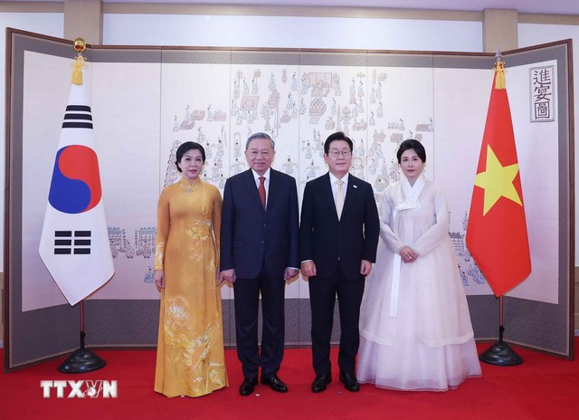 21 loạt đại bác chào mừng Tổng Bí thư Tô Lâm và phu nhân thăm cấp Nhà nước Hàn Quốc- Ảnh 7. 21 loạt đại bác chào mừng Tổng Bí thư Tô Lâm và phu nhân thăm cấp Nhà nước Hàn Quốc - Ảnh 6.