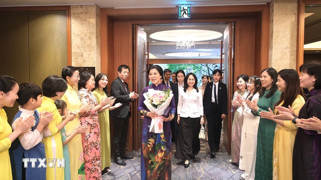 phu-nhan-ngo-phuong-ly-gap-mat-than-tinh-cac-co-dau-viet-nam-tai-han-quoc-8203493-3-1754905127103238270221.jpg