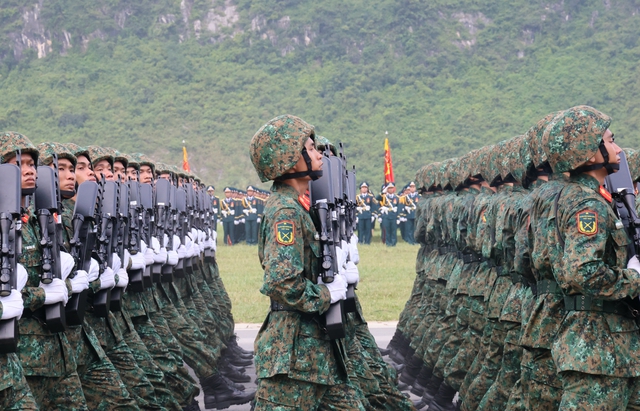 Hơn 16.000 cán bộ, chiến sĩ và nhiều vũ khí hiện đại tổng hợp luyện diễu binh, diễu hành - Ảnh 7.