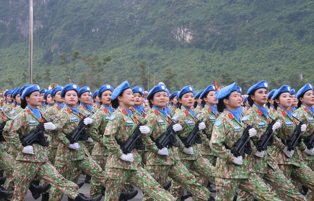 Hơn 16.000 cán bộ, chiến sĩ và nhiều vũ khí hiện đại tổng hợp luyện diễu binh, diễu hành - Ảnh 8.
