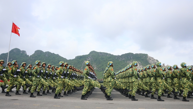 Hơn 16.000 cán bộ, chiến sĩ và nhiều vũ khí hiện đại tổng hợp luyện diễu binh, diễu hành - Ảnh 11.