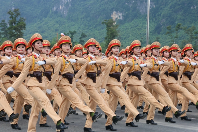 Hơn 16.000 cán bộ, chiến sĩ và nhiều vũ khí hiện đại tổng hợp luyện diễu binh, diễu hành - Ảnh 13.