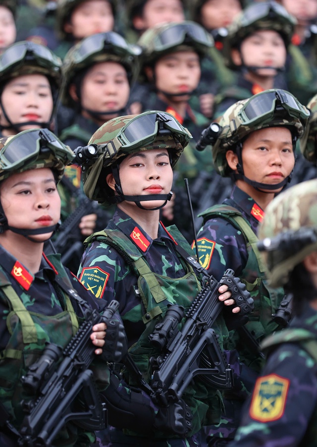 Hơn 16.000 cán bộ, chiến sĩ và nhiều vũ khí hiện đại tổng hợp luyện diễu binh, diễu hành - Ảnh 12.