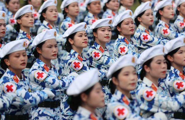 Hơn 16.000 cán bộ, chiến sĩ và nhiều vũ khí hiện đại tổng hợp luyện diễu binh, diễu hành - Ảnh 9.