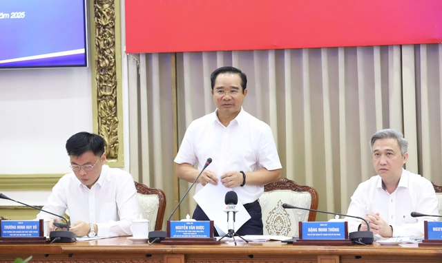 TP HCM lấy ý kiến chuyên gia hoàn thiện văn kiện Đại hội Đảng bộ lần thứ I - Ảnh 2. TP HCM lấy ý kiến chuyên gia hoàn thiện văn kiện Đại hội Đảng bộ lần thứ I - Ảnh 2.