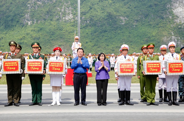 Hơn 16.000 cán bộ, chiến sĩ và nhiều vũ khí hiện đại tổng hợp luyện diễu binh, diễu hành - Ảnh 1.
