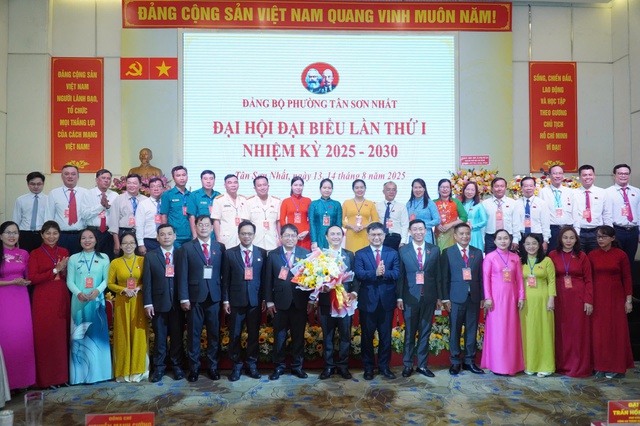Phường Tân Sơn Nhất hướng đến "đô thị xanh, vững bước vươn mình"- Ảnh 1. Phường Tân Sơn Nhất hướng đến "đô thị xanh, vững bước vươn mình"- Ảnh 1.