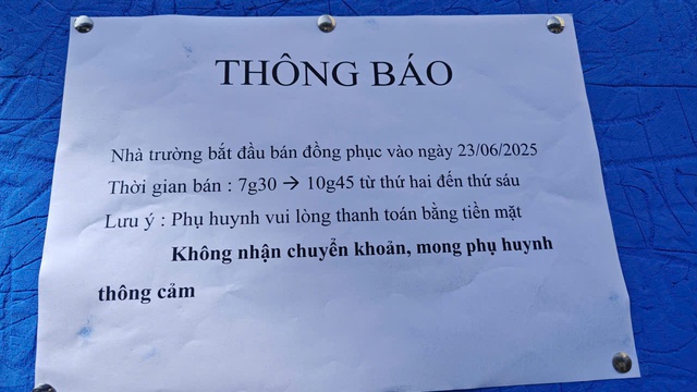 Mua đồng phục cho con ở TP HCM: Thông báo không nhận chuyển khoản - Ảnh 2. Mua đồng phục cho con ở TP HCM: Thông báo không nhận chuyển khoản - Ảnh 2.