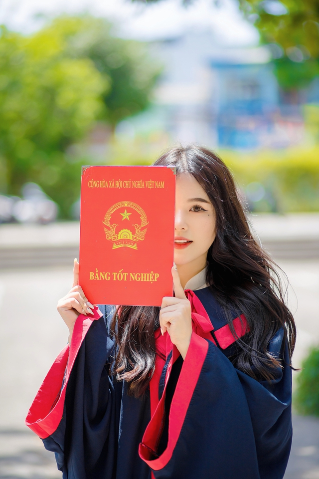 Bông Ahh-Gen Z nhiệt huyết cất tuổi trẻ trong từng ký ức - Ảnh 1.