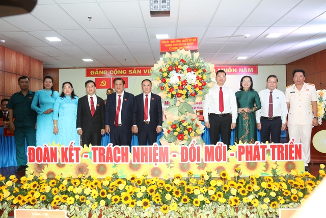 Ông Lâm Hùng Tấn giữ chức Bí thư Đảng ủy phường có mật độ dân số đứng thứ 2 trong cả nước - Ảnh 1.