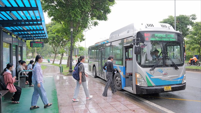 Tuyến xe buýt 61-77 từ P Bình Dương đến BX Miền Đông mới: Hơn 6.000 lượt khách sau 1 tháng vận hành- Ảnh 3.