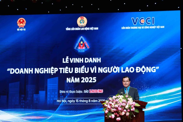 Vinh danh 28 doanh nghiệp tiêu biểu vì Người lao động- Ảnh 2. Vinh danh 28 doanh nghiệp tiêu biểu vì Người lao động- Ảnh 2.