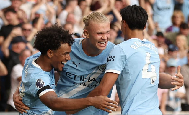 Man City đại thắng 4-0 tại "hang sói", độc chiếm đỉnh bảng Ngoại hạng