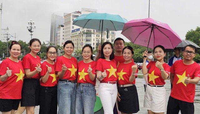 32 ngàn người ở Thanh Hóa xuống đường đi bộ "Cùng Việt Nam tiến bước"- Ảnh 12. 32 ngàn người ở Thanh Hóa xuống đường đi bộ "Cùng Việt Nam tiến bước"- Ảnh 12.