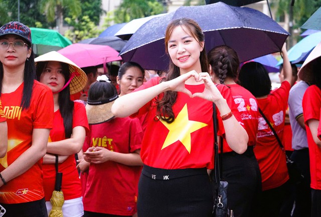 32 ngàn người ở Thanh Hóa xuống đường đi bộ "Cùng Việt Nam tiến bước"- Ảnh 15. 32 ngàn người ở Thanh Hóa xuống đường đi bộ "Cùng Việt Nam tiến bước"- Ảnh 15.