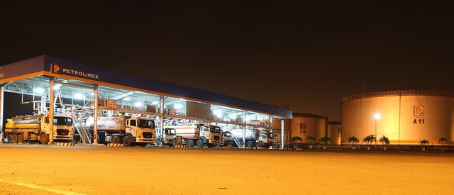 TỔNG KHO XĂNG DẦU NHÀ BÈ: 50 năm gắn liền với dòng chảy năng lượng quốc gia- Ảnh 5. TỔNG KHO XĂNG DẦU NHÀ BÈ: 50 năm gắn liền với dòng chảy năng lượng quốc gia- Ảnh 5.