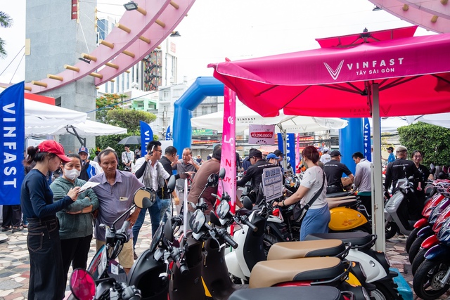 Lên đời xe máy điện VinFast, khách hàng khẳng định: “Mức giá quá tốt, không thể tốt hơn”- Ảnh 1.