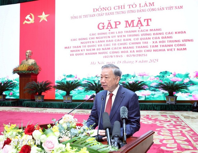 Tổng Bí thư Tô Lâm: Cán bộ lão thành tiếp tục là "người chiến sĩ trên mặt trận mới"- Ảnh 2. Tổng Bí thư Tô Lâm: Cán bộ lão thành tiếp tục là "người chiến sĩ trên mặt trận mới"- Ảnh 2.