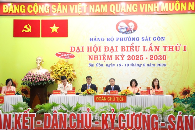 Chủ tịch UBND TP HCM Nguyễn Văn Được dự và chỉ đạo đại hội phường Sài Gòn- Ảnh 4. Chủ tịch UBND TP HCM Nguyễn Văn Được dự và chỉ đạo đại hội phường Sài Gòn- Ảnh 4.
