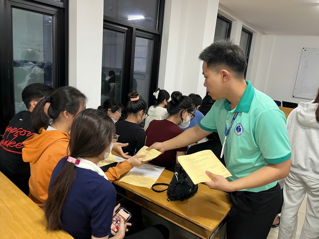 Trường ĐH tập huấn cộng tác viên, tìm kiếm nhà trọ an toàn cho sinh viên - Ảnh 1.