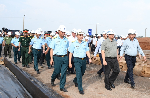 Hình ảnh Thủ tướng Phạm Minh Chính kiểm tra tiến độ sân bay Long Thành- Ảnh 1. Hình ảnh Thủ tướng Phạm Minh Chính kiểm tra tiến độ sân bay Long Thành- Ảnh 1.