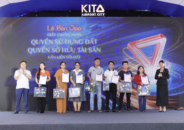 KITA Group khai trương trung tâm trải nghiệm và trao sổ hồng cho khách hàng- Ảnh 1. KITA Group khai trương trung tâm trải nghiệm và trao sổ hồng cho khách hàng- Ảnh 1.