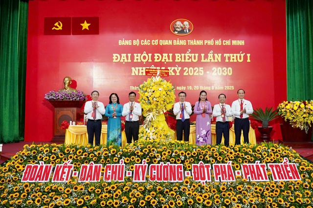 Đại hội đại biểu Đảng bộ các cơ quan Đảng TP HCM lần thứ I: Đánh dấu sự đổi mới- Ảnh 1. Đại hội đại biểu Đảng bộ các cơ quan Đảng TP HCM lần thứ I: Đánh dấu sự đổi mới- Ảnh 1.