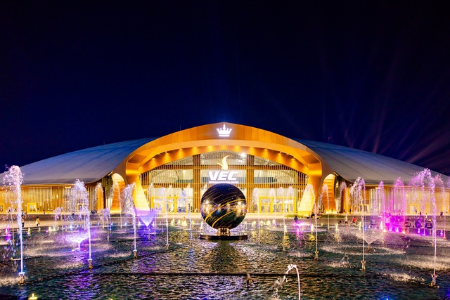 8Wonder 2025: Âm nhạc đẳng cấp, check-in công trình khát vọng Việt Nam- Ảnh 2.