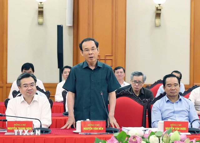 Bộ Chính trị cho ý kiến về công tác chuẩn bị Đại hội Đảng bộ TP Hà Nội và Đảng bộ TP HCM - Ảnh 3.