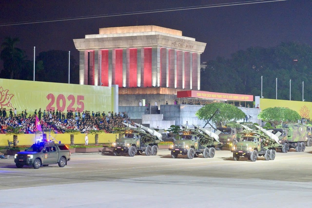 Dàn xe pháo quân sự, đặc chủng công an gây chú ý trong hợp luyện diễu binh- Ảnh 15. Dàn xe pháo quân sự, đặc chủng công an gây chú ý trong hợp luyện diễu binh- Ảnh 15.