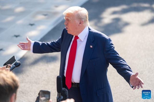 Donald Trump bảo vệ không phận Ukraine