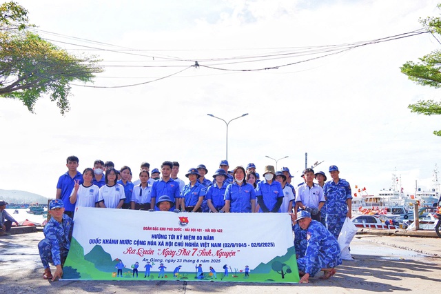 “Ngày thứ Bảy tình nguyện” đã thu gom hơn 1 tấn rác thải ở Phú Quốc - Ảnh 3.