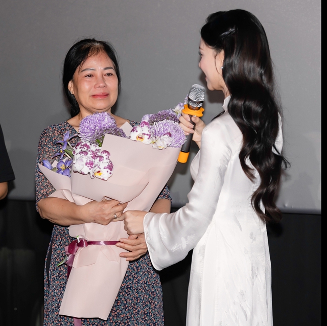 Hòa Minzy khẳng định "vị thế khủng long"- Ảnh 2.