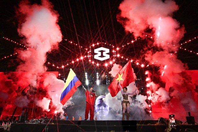 Hơn 50.000 khán giả quẩy từ chiều tới khuya ở 8Wonder - Moments of Wonder- Ảnh 13. Hơn 50.000 khán giả quẩy từ chiều tới khuya ở 8Wonder - Moments of Wonder- Ảnh 13.