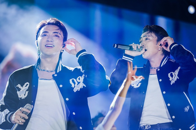 Hơn 50.000 khán giả quẩy từ chiều tới khuya ở 8Wonder - Moments of Wonder- Ảnh 6. Hơn 50.000 khán giả quẩy từ chiều tới khuya ở 8Wonder - Moments of Wonder- Ảnh 6.