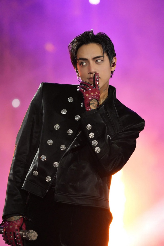 Hơn 50.000 khán giả quẩy từ chiều tới khuya ở 8Wonder - Moments of Wonder- Ảnh 8. Hơn 50.000 khán giả quẩy từ chiều tới khuya ở 8Wonder - Moments of Wonder- Ảnh 8.