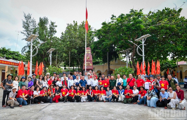 Phát động chiến dịch "Triệu cột mốc xanh" gây quỹ trồng cây phủ xanh đặc khu Trường Sa- Ảnh 5.