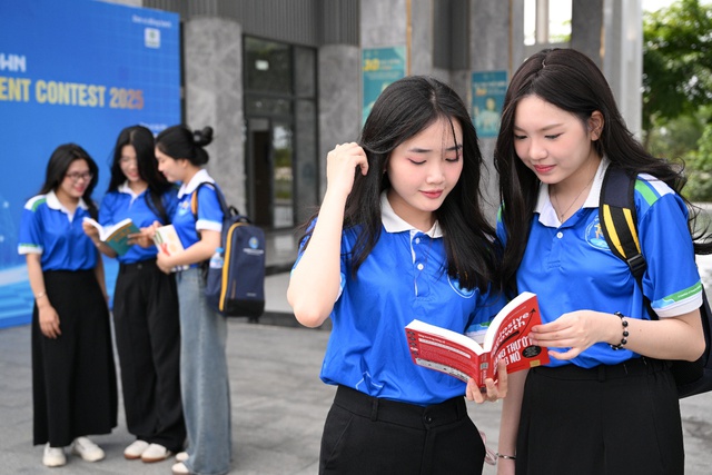 Tặng xe máy điện và học bổng đến 100% học phí toàn khóa cho Thủ khoa, Á khoa và Tân sinh viên - Ảnh 3.