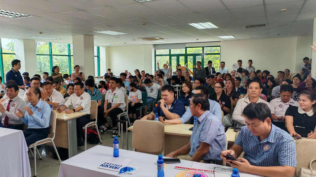 Cấp giấy chứng nhận lớp livestream thực chiến cho 60 người khuyết tật - Ảnh 1.