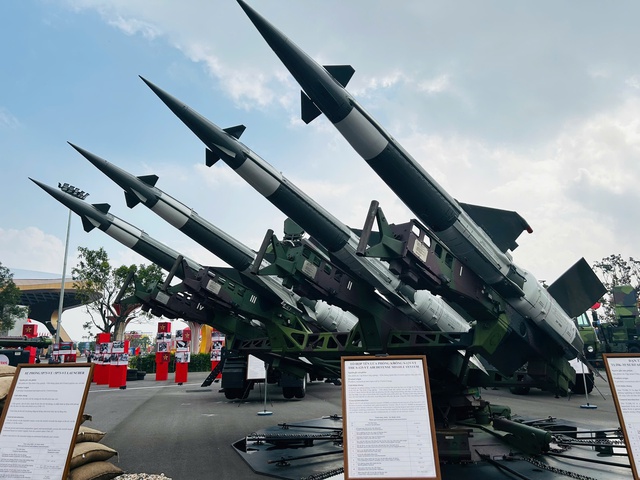 Ngắm dàn tên lửa đối hạm "Sông Hồng", tên lửa S-125-VT tại triển lãm thành tựu đất nước- Ảnh 15. Ngắm dàn tên lửa đối hạm "Sông Hồng", tên lửa S-125-VT tại triển lãm thành tựu đất nước- Ảnh 15.
