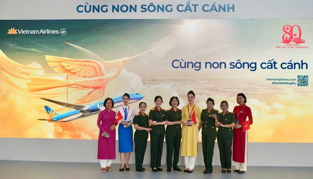 Dấu ấn Vietnam Airlines tại Triển lãm Thành tựu đất nước- Ảnh 2. Dấu ấn Vietnam Airlines tại Triển lãm Thành tựu đất nước- Ảnh 2.