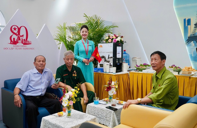 Dấu ấn Vietnam Airlines tại Triển lãm Thành tựu đất nước- Ảnh 4. Dấu ấn Vietnam Airlines tại Triển lãm Thành tựu đất nước- Ảnh 4.