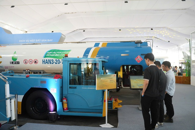 Dấu ấn Vietnam Airlines tại Triển lãm Thành tựu đất nước- Ảnh 5. Dấu ấn Vietnam Airlines tại Triển lãm Thành tựu đất nước- Ảnh 5.