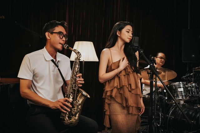 Ca sĩ Thùy Anh: Làm gì khi dòng nhạc bolero đang bão hòa? - Ảnh 2.