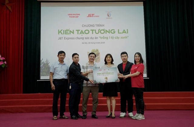 J&T Express hưởng ứng phong trào trồng cây lan tỏa tinh thần xanh dịp Quốc khánh 2/9 - Ảnh 2.