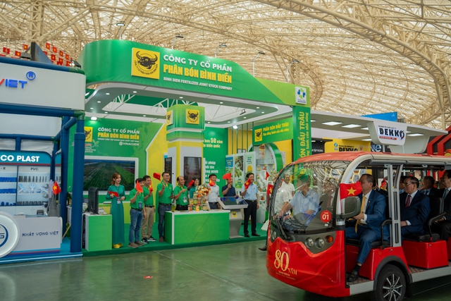 Phân bón Bình Điền: Khẳng định vị thế thương hiệu quốc gia với tầm nhìn "Xanh hóa - Số hóa"- Ảnh 2. Phân bón Bình Điền: Khẳng định vị thế thương hiệu quốc gia với tầm nhìn "Xanh hóa - Số hóa"- Ảnh 2.